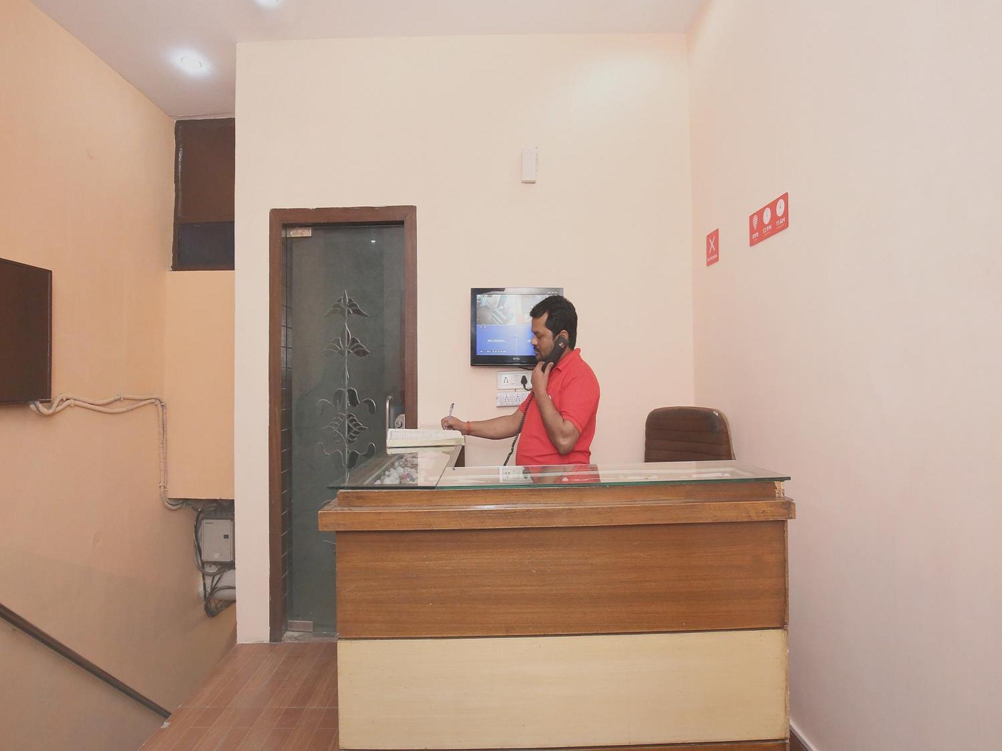 Super Hotel O Rajesh Palace Chandīgarh Екстериор снимка